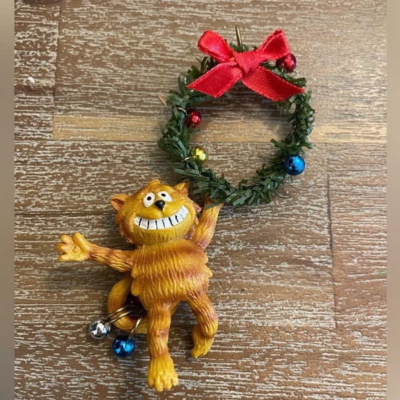 SET of 2 AGC Christmas Ornaments. (Hanging wreath cat and candy-cane frog) - Picture 2 of 5